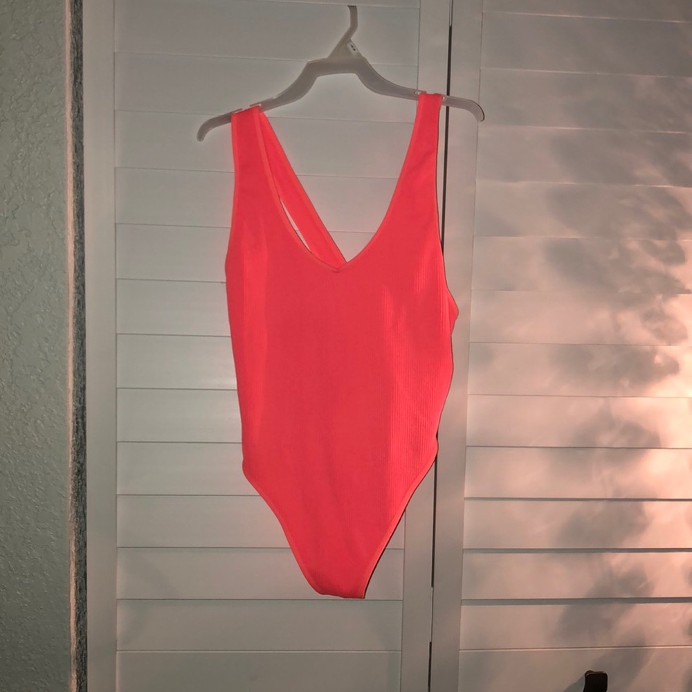 SEAMLESS NEON BODYSUIT